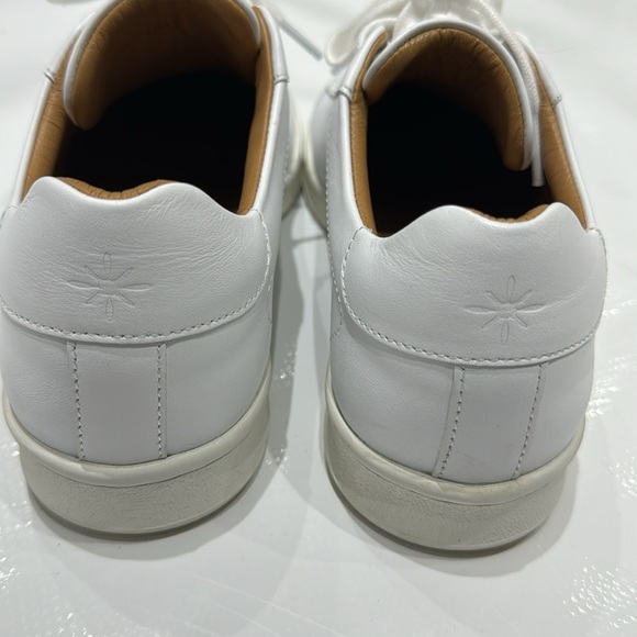 JOYASOL Women's Paisley Sneaker All White Size 7
MSRP $220 - Picture 10 of 10